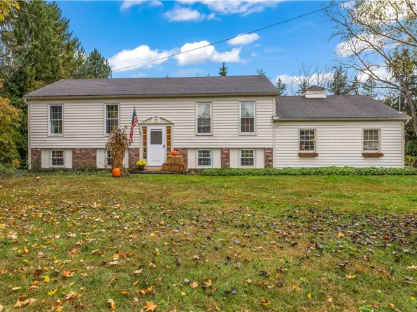 765 Stone Rd, Pittsford, NY 14534