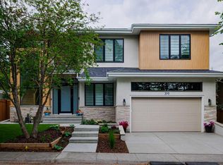 319 42nd St SW, Calgary, AB T3C1Y4