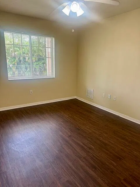 2 bed, 2.0 bath, 1071 sqft, $2,350 — Photo 4