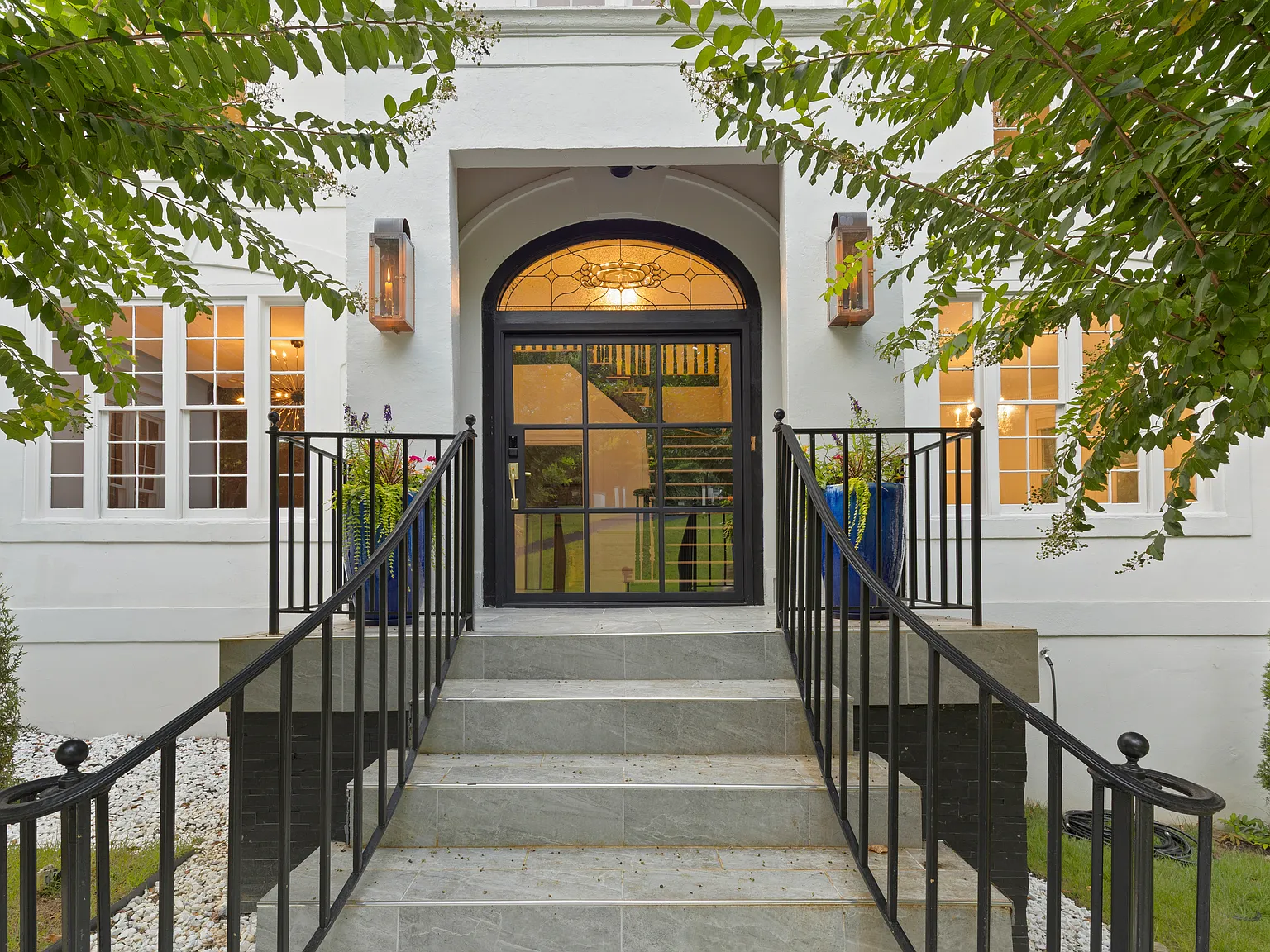 5 bed, 4.5 bath, 6505 sqft, $16,500 — Photo 4