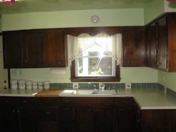 4th image of 364 Salem Ave
