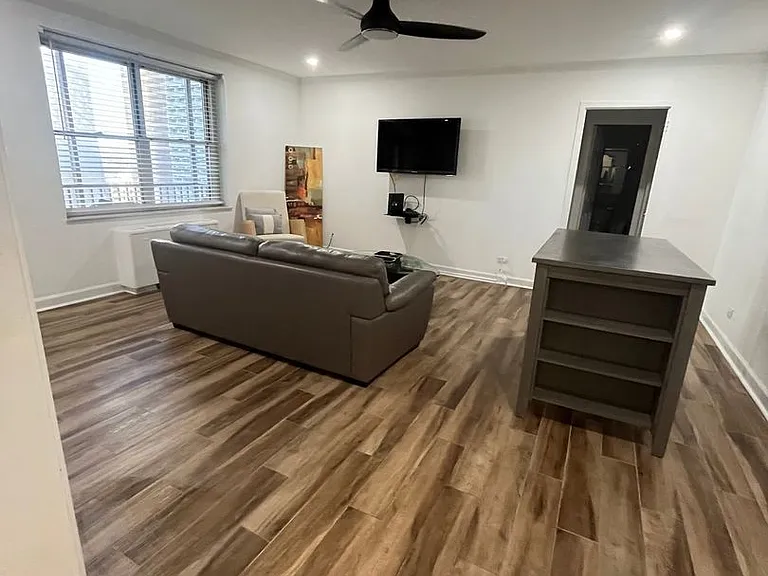 300 Peachtree St NE #15F — Photo 1