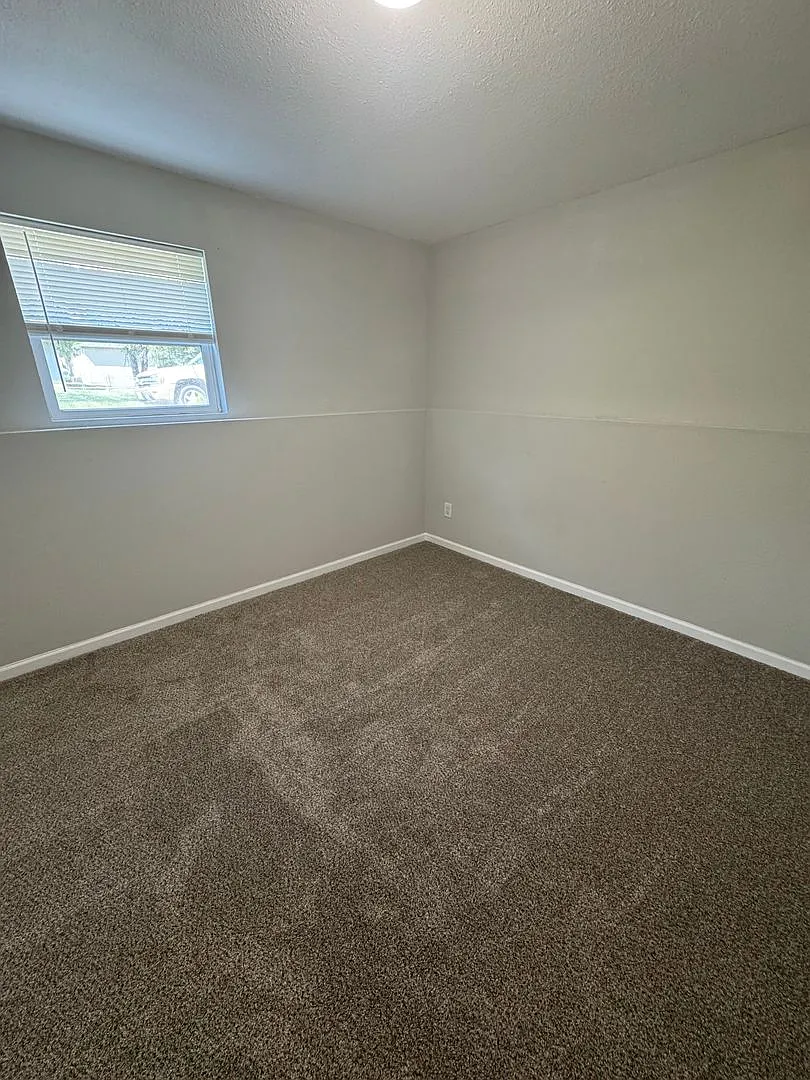 4357 W Bellview Dr — Photo 4