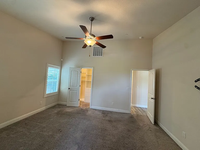 391 W Maclure Ave — Photo 10