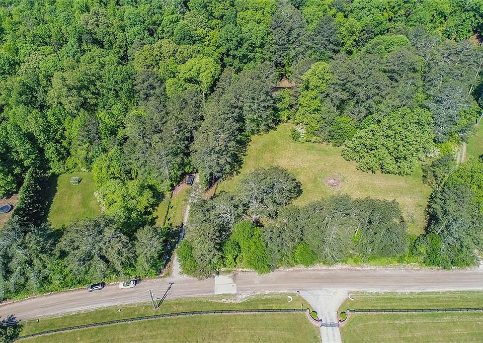 2nd image of 14685 Wood Rd