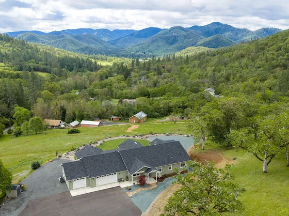1455 Sardine Creek Rd, Gold Hill, OR 97525