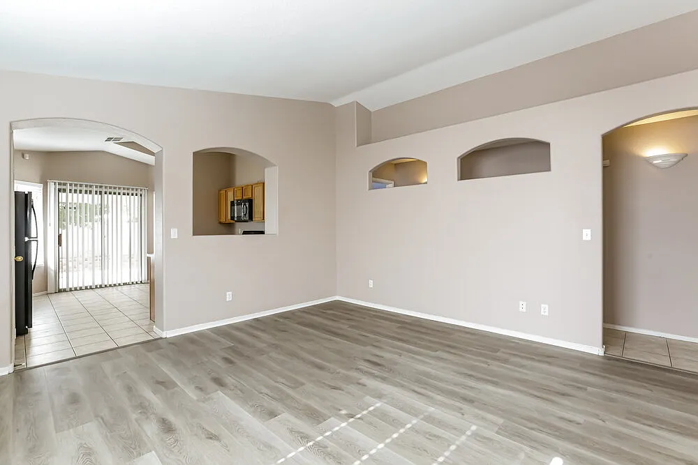 3 bed, 2.0 bath, 1409 sqft, $2,315 — Photo 4