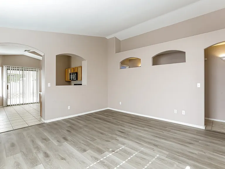 10205 Barrel Ridge St — Photo 4
