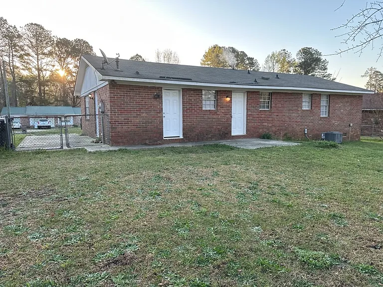 2609 Dublin Dr — Photo 9