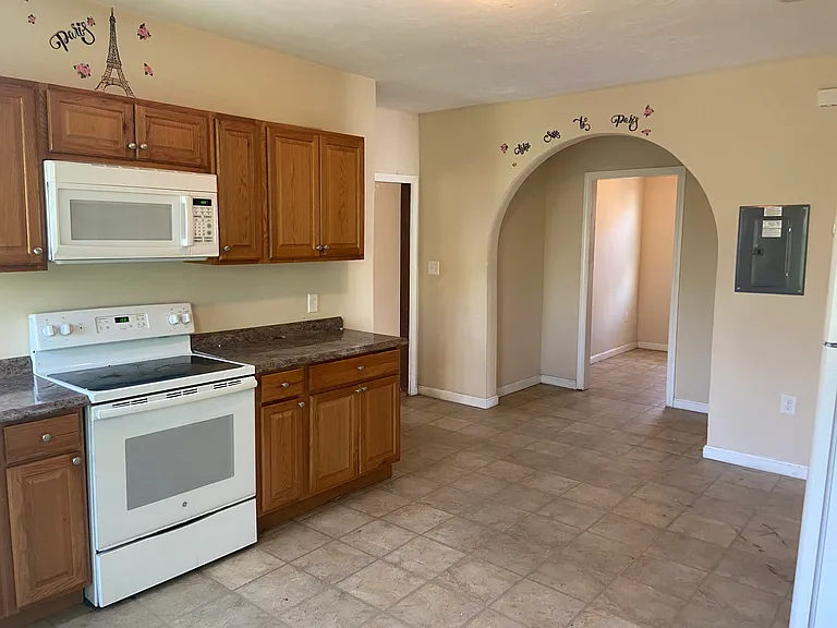 2 Euclid Ave #1 — Photo 2