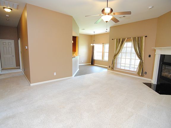 4th image of 14109 Chesterfield Cir