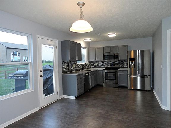 5th image of 10245 Meadow Glen Dr