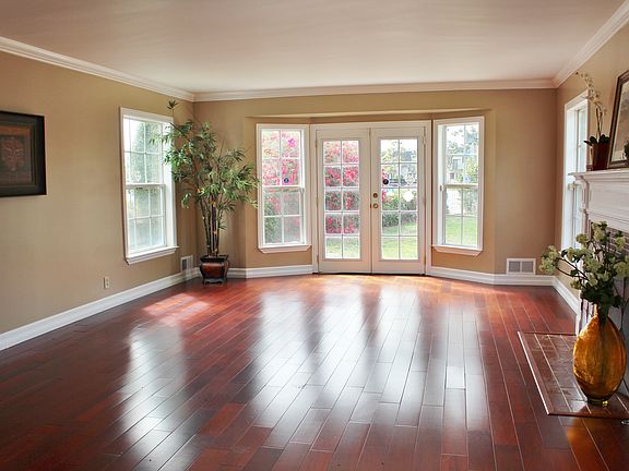 5th image of 2301 N Park Blvd