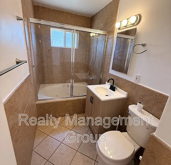 98 E Palomar St — Photo 13