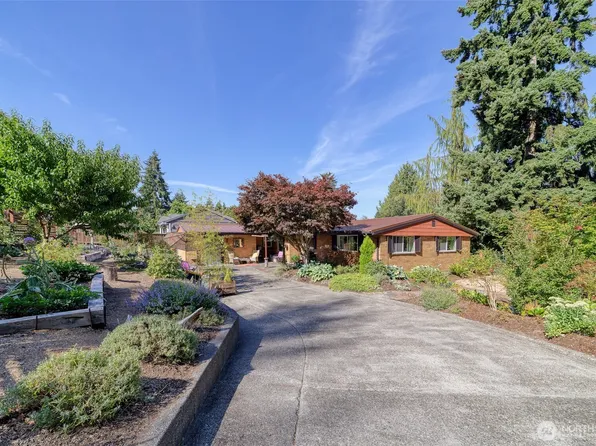 404 SW 182nd Street, Normandy Park, WA 98166