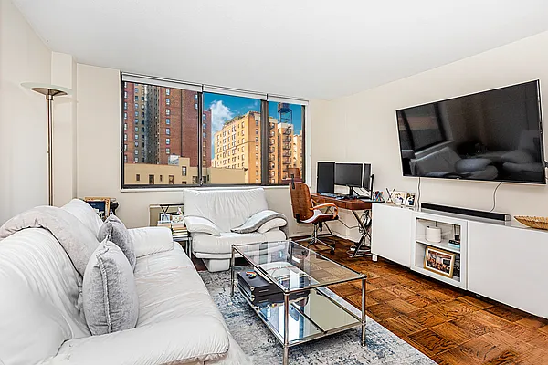 Rented by Compass | media 7