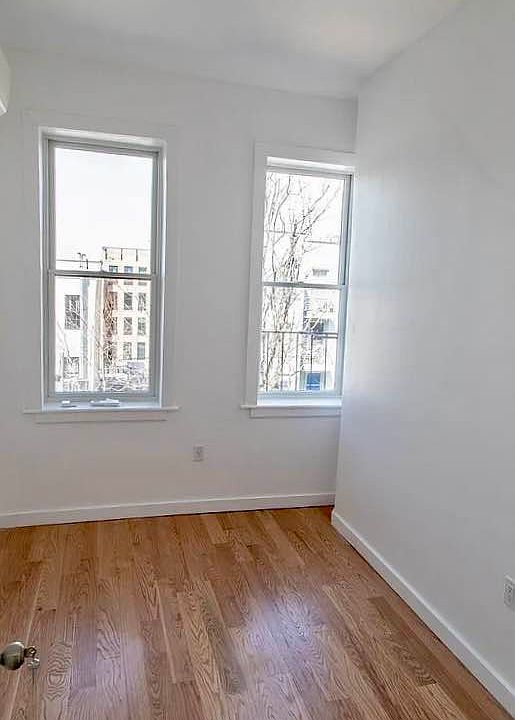 1st image of 285 Troutman St APT 3R