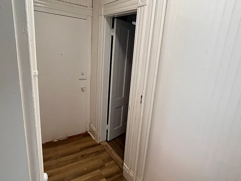 240 Sargeant St #1 — Photo 4