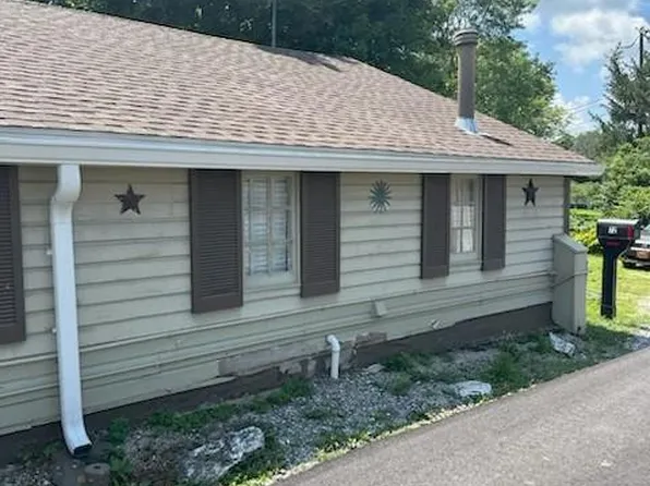 72 Oak St, Seven Valleys, PA 17360