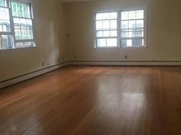 37 Park Ave, White Plains, NY 10603