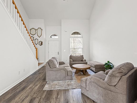 5th image of 132 Angel Falls Dr