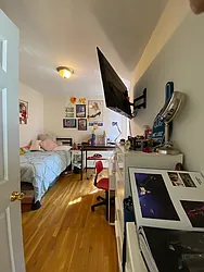 Rented by R New York