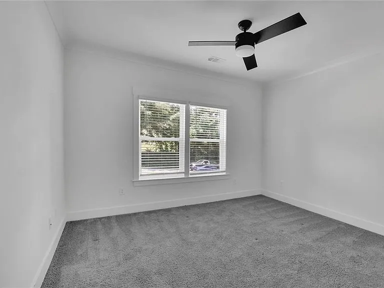 6181 Shoreland Cir — Photo 25