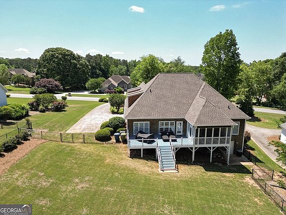 3rd image of 302 Shady Valley Dr