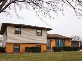 2110 Maplewood Ln, Joliet, IL 60433