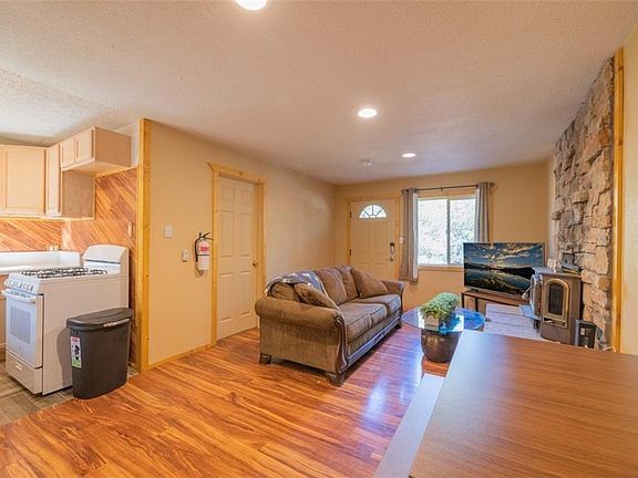5th image of 430 Vista Ln