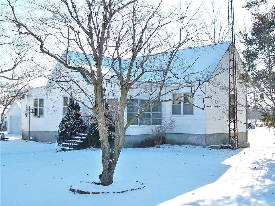 2nd image of 2387 E Pulaski St