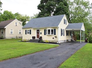 11 Wellington Rd, Delmar, NY 12054