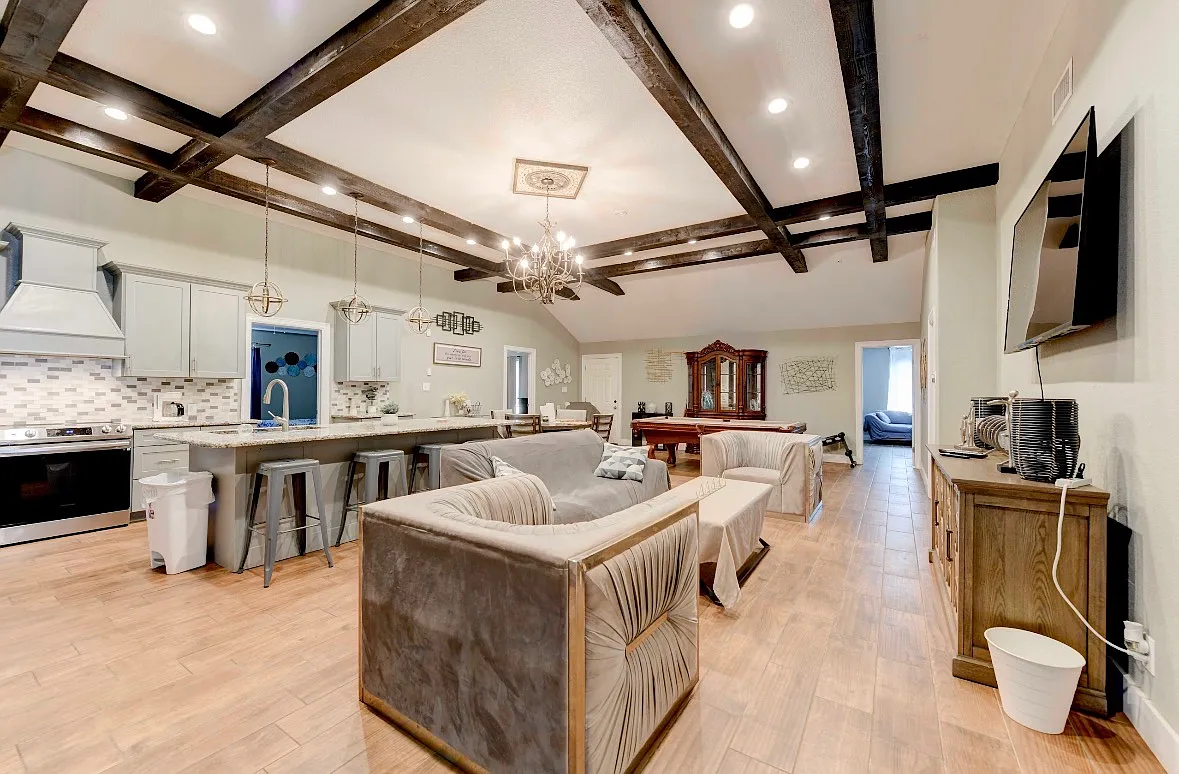3801 Sunny Beach Ct — Photo 2