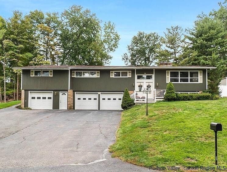 36 Old Farms Rd, Poughkeepsie, NY 12603 MLS 20223186 Zillow