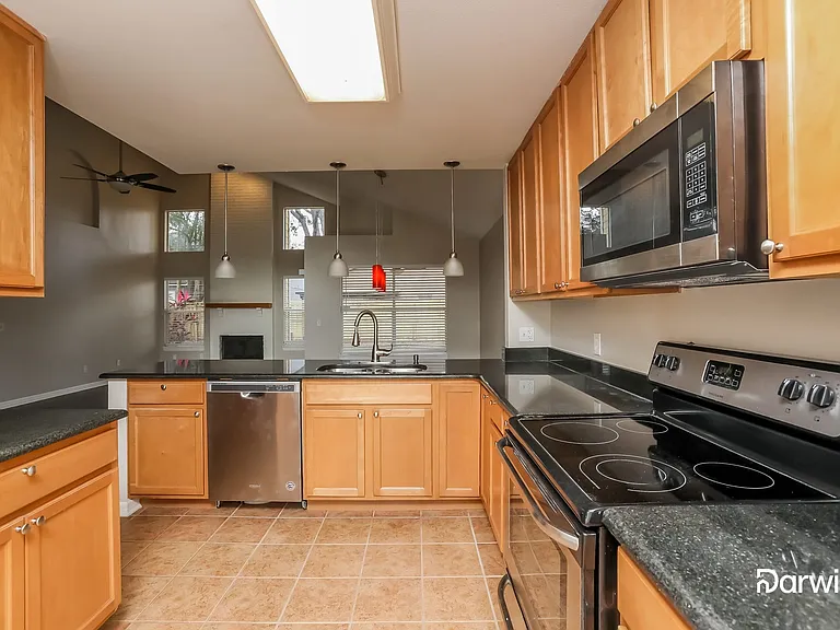 1347 Black Willow Trl — Photo 3