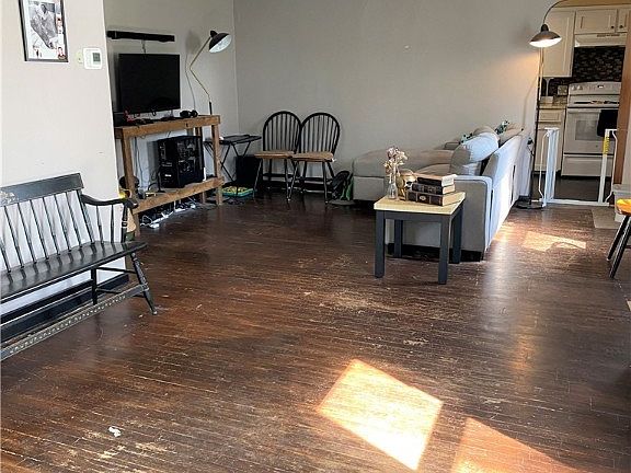 4th image of 244 South St