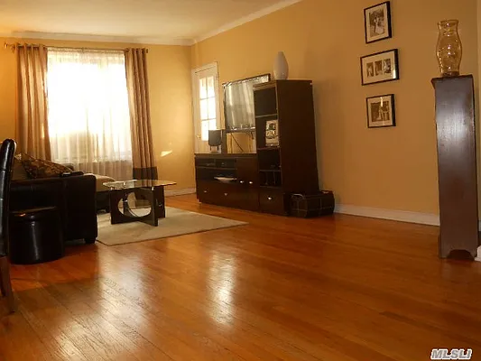 Sold by Century 21 Benjamin Realty | media 3