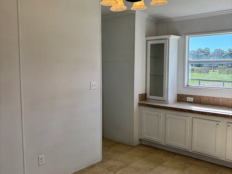 9245 NW 125th Ave — Photo 2