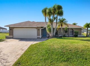 400 NW 8th Ter, Cape Coral, FL 33993