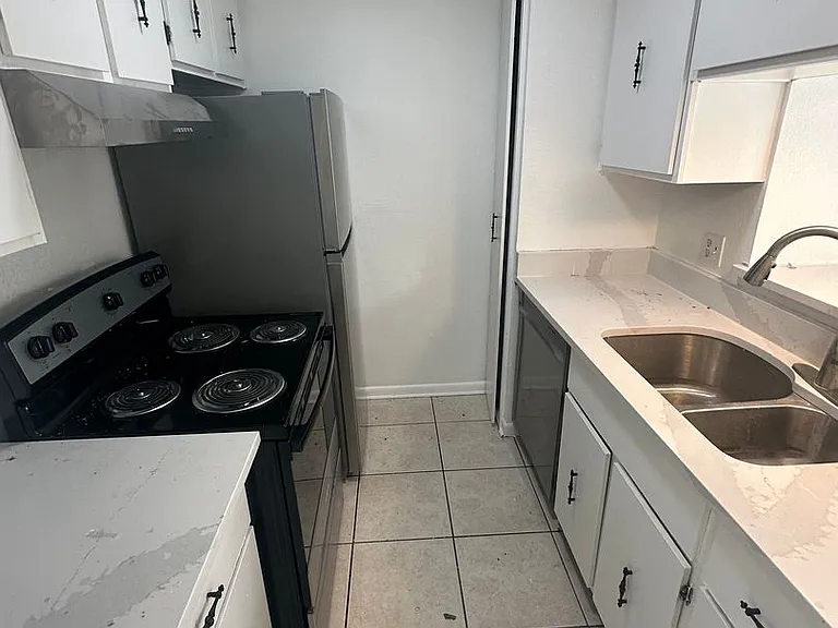 1725 Ridge Oak Pl — Photo 3