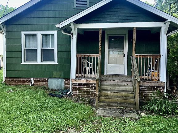 3rd image of 1733 Woodbine Ave