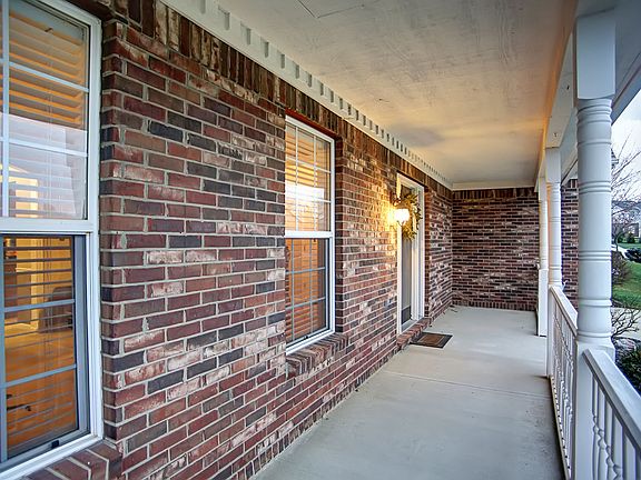 4th image of 102 Crown Point Dr