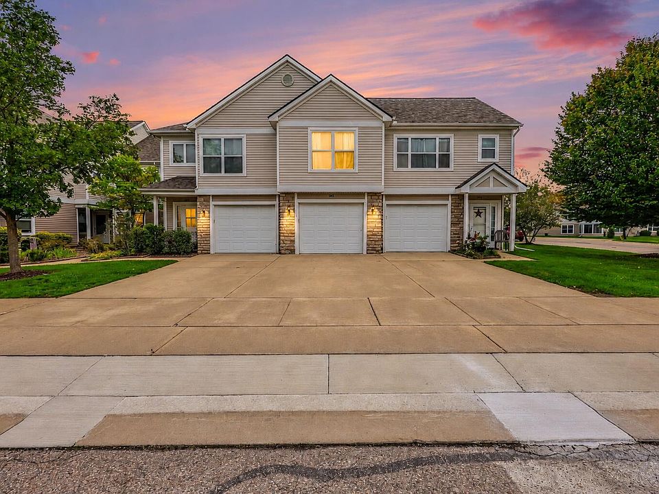 1st image of 641 Fieldstone Cir W