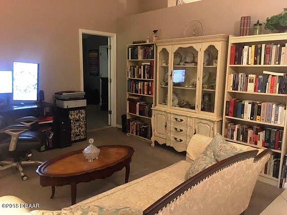 3rd image of 11 Lincoln Ln