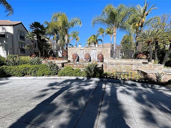 2nd image of 24155 Del Monte Dr Unit 377