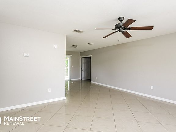 4th image of 3262 Montclair Cir