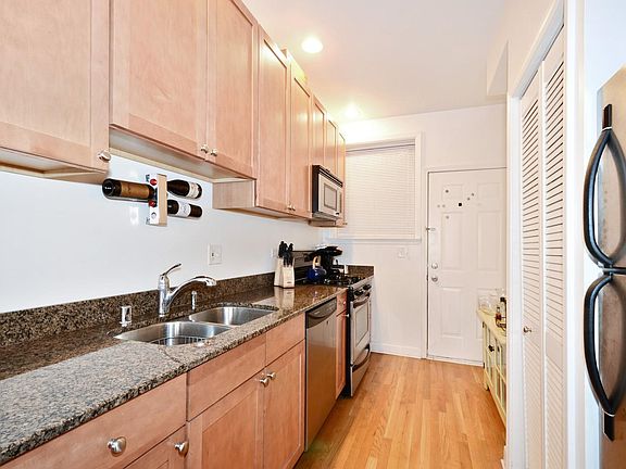 5th image of 1348 W Estes Ave APT 1S