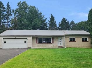 43 Longsworth Dr, Rochester, NY 14625