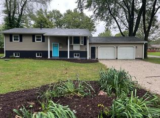 906 N Hillcrest Rd, Vincennes, IN 47591