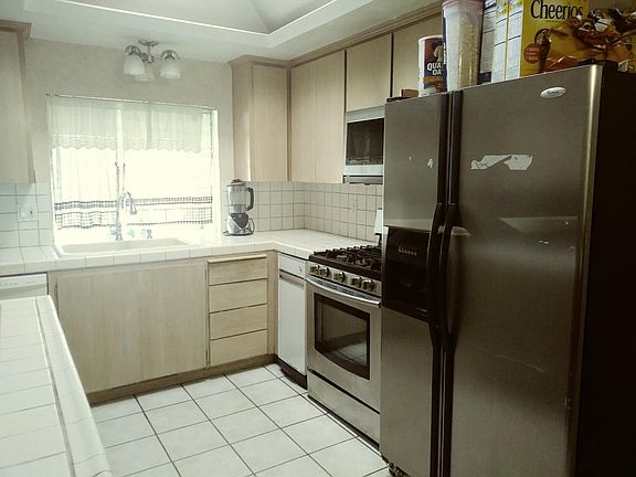3rd image of 5983 Tuscarora Ct